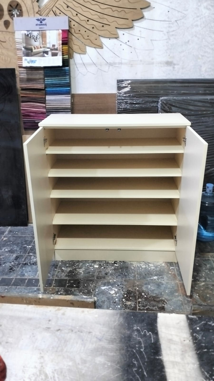 و تركيب الأبواب وصيانته